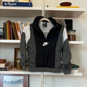 Nike Boys Medium 1/4 Zip Pullover Windbreaker Gray Good Condition!